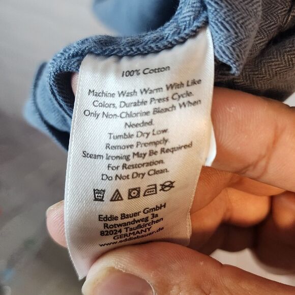 Men's Eddie Bauer "Classic Fit" denim longsleeve button-down shirt, size LT - Picture 3 of 4